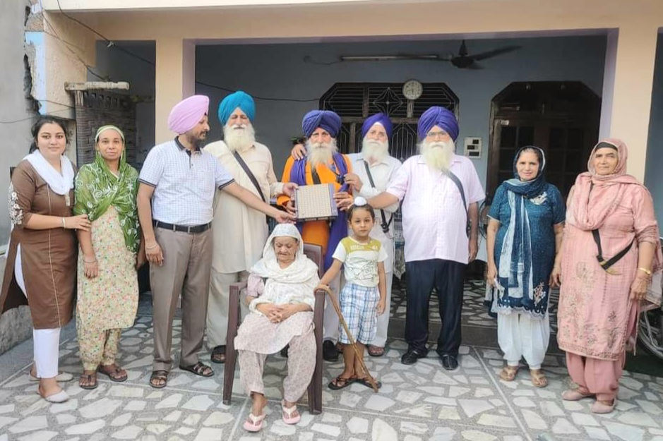 ਸਮਾਜ ਸੇਵਕ ਬਰਿੰਦਰ ਸਿੰਘ ਮਸੀਤੀ ਨੂੰ ਸਟੇਟ ਅਵਾਰਡ ਮਿਲਣ ਤੇ ਪਰਿਵਾਰ ਨੇ ਕੀਤਾ ਸਰਕਾਰ ਦਾ ਧੰਨਵਾਦ